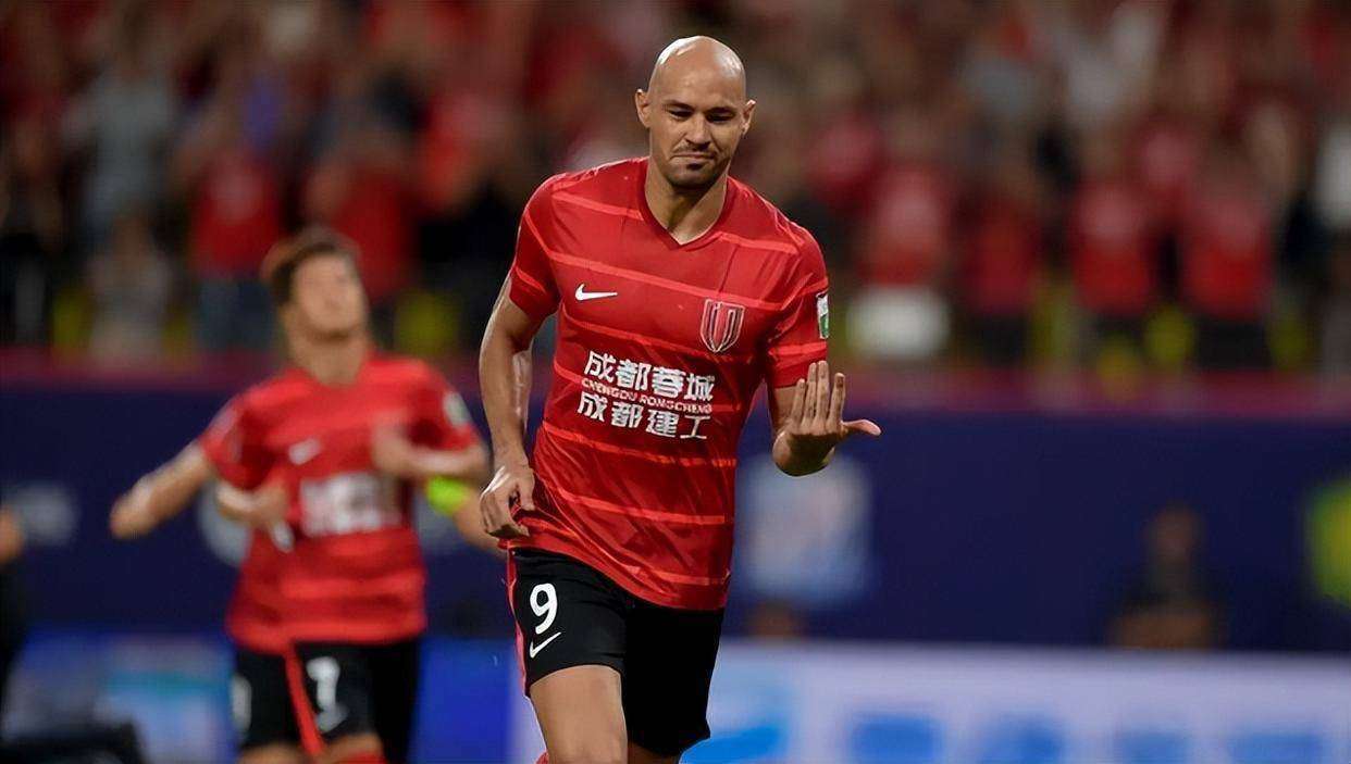 九游下载安装-赛地聚焦——意甲加时末段热度飙升，成都蓉城防线松动，媒体盛赞，阵容厚度经受考验